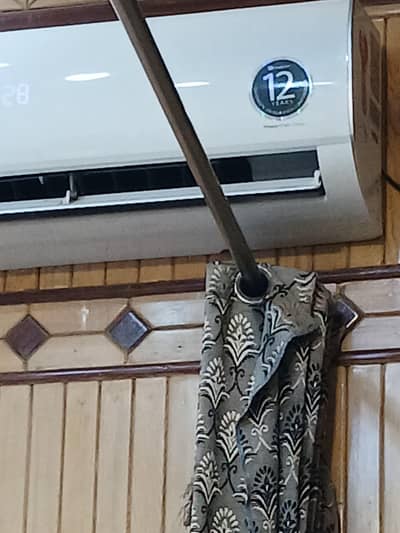 good condition me AC hn  Dawlance ka hn