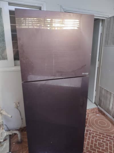 Full Size Glass Door Kenwood Fridge & Waves Double Door Freezer