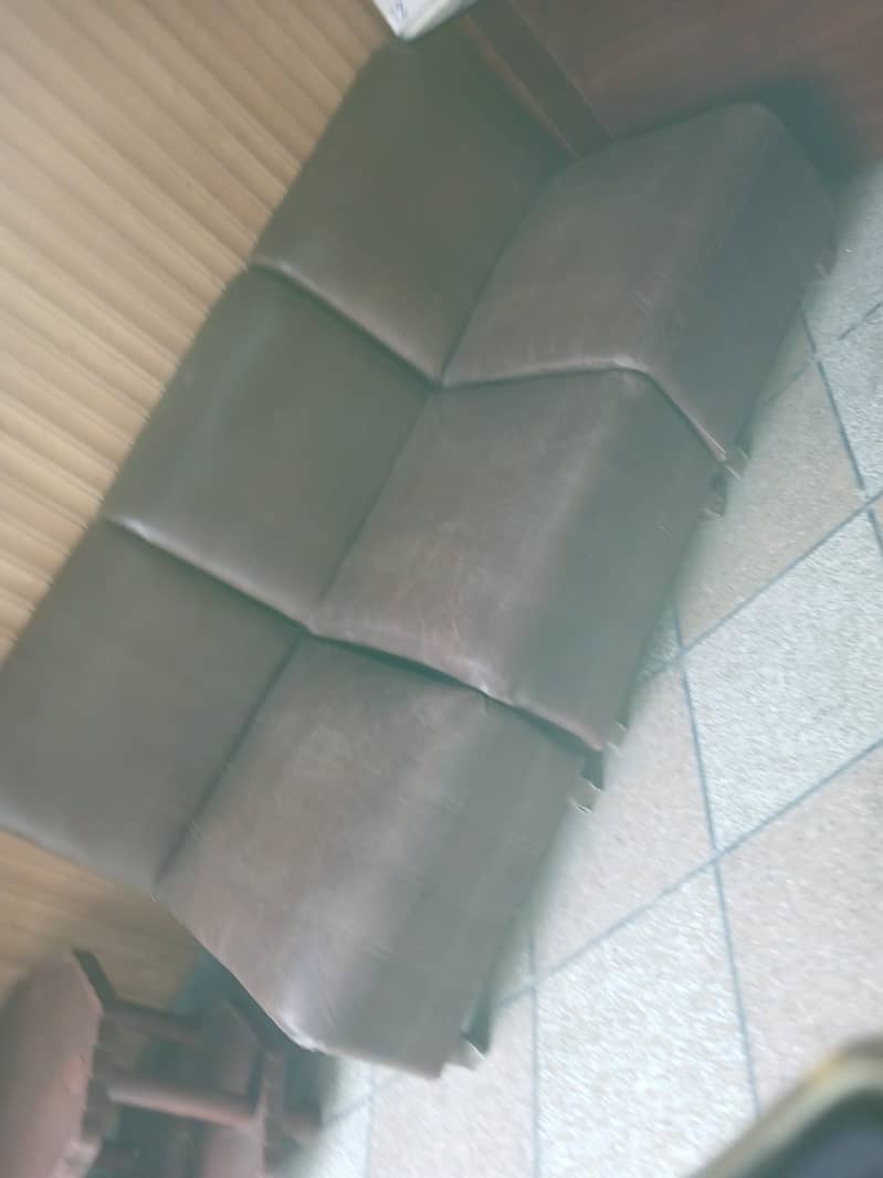 6 sofas 0