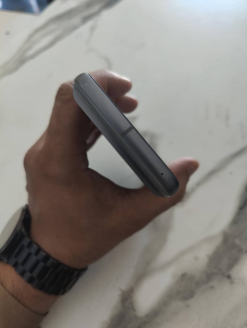 Google pixel 8 5