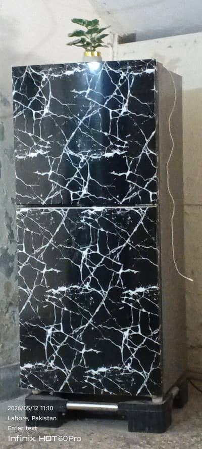 hair refrigerator medium size 14 month us no any issue neat and clean