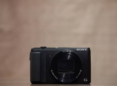 Sony CyberShot DSC-HX50V – Compact 30× Zoom Camera with Wi-Fi & GPS