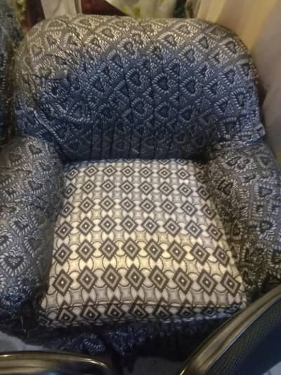condition 8/10 3 and 1 with sofa covers