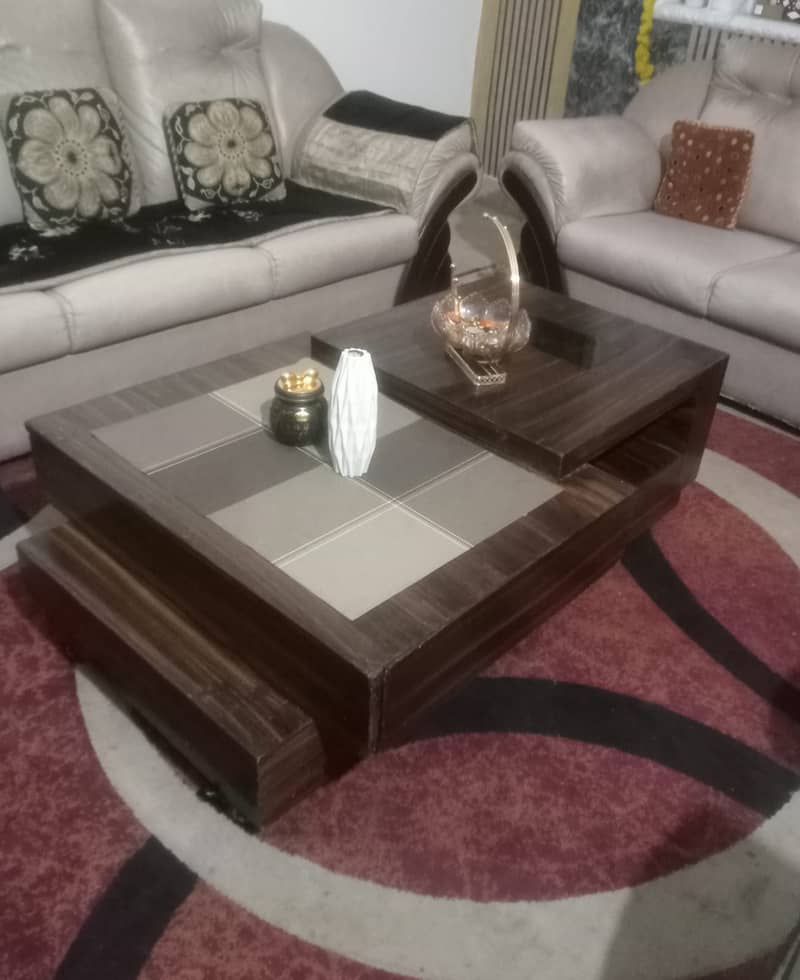Modern Centre Table. Stylish Design. 2