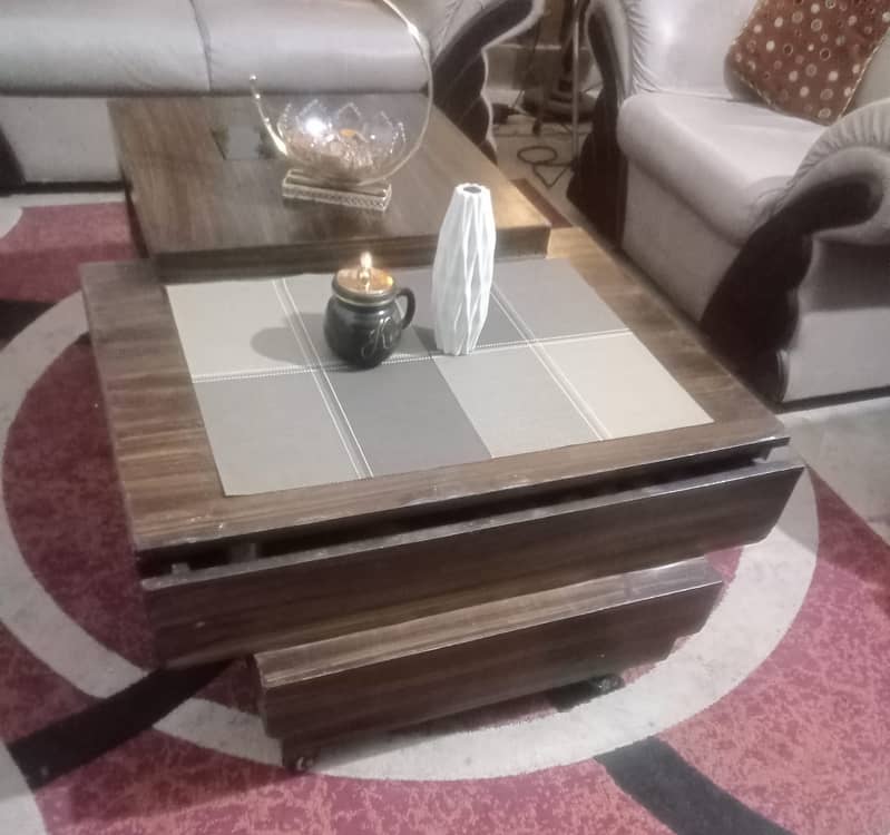 Modern Centre Table. Stylish Design. 3