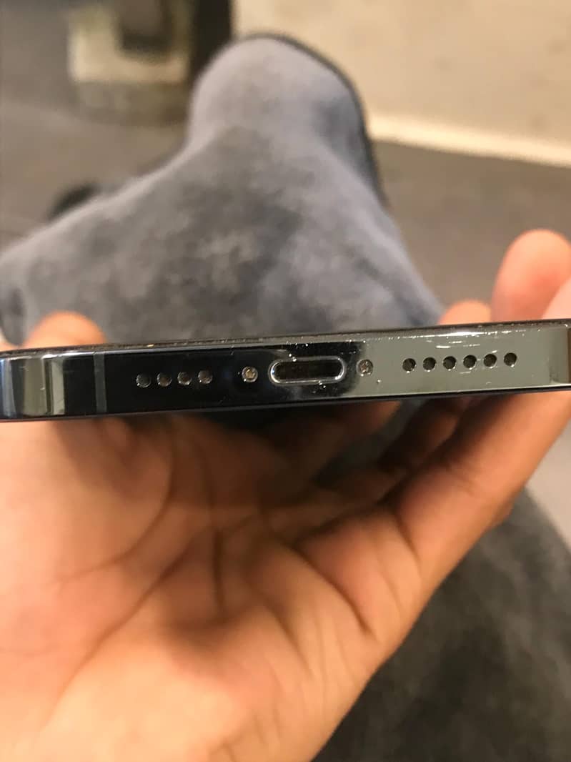 Iphone 12 pro max 2