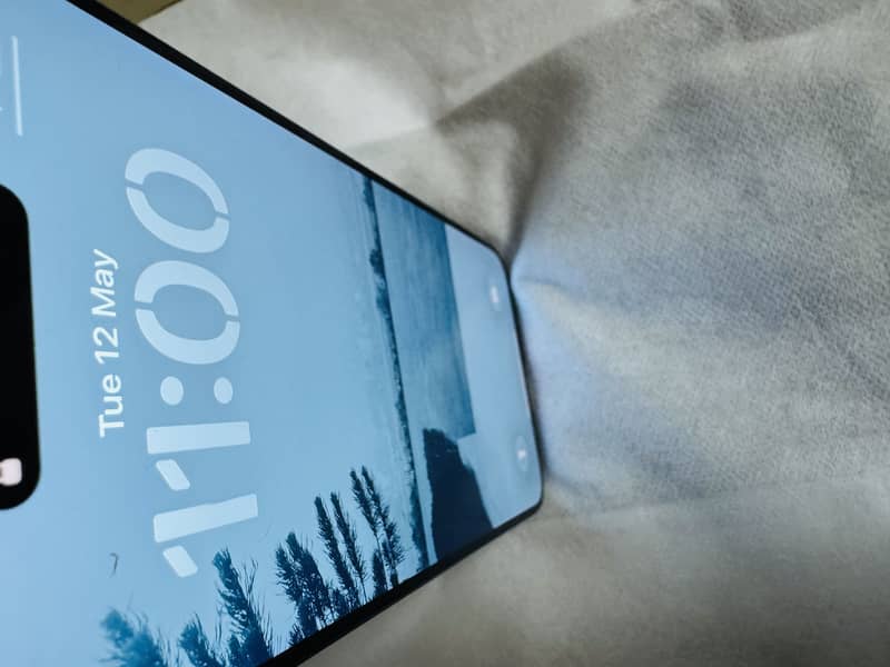 iPhone 15 pro max 2