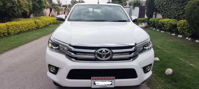 Toyota Hilux Revo V Automatic 2.8 2018