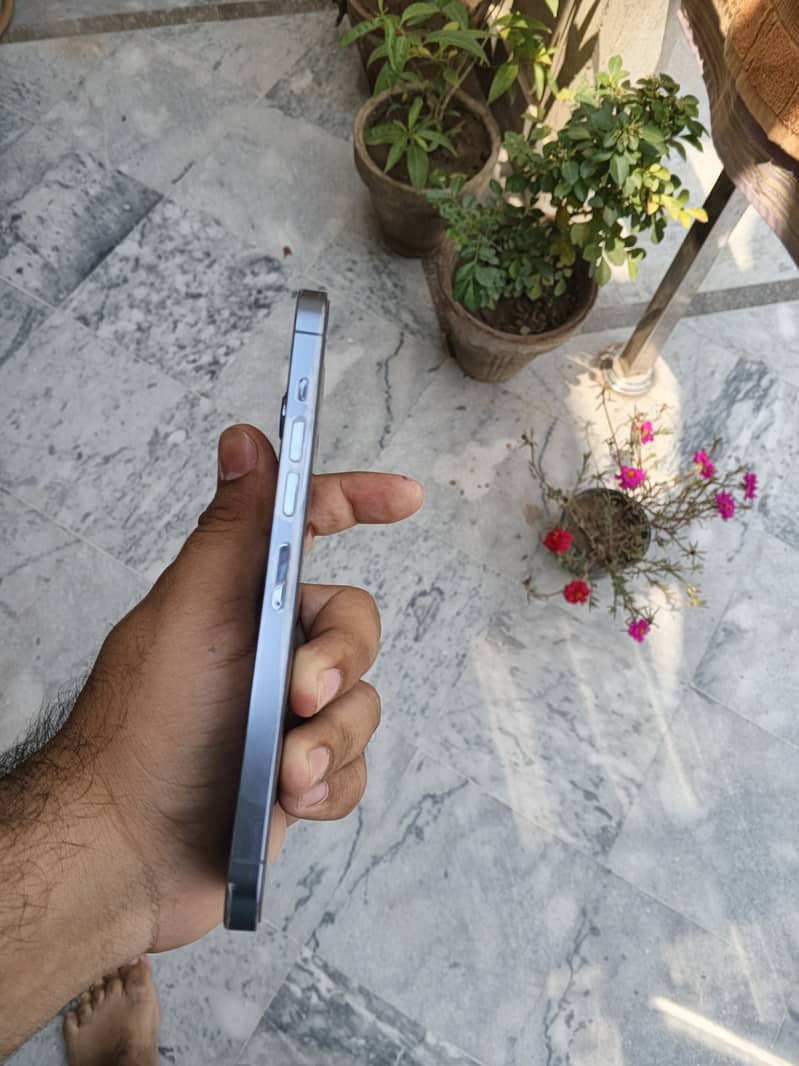 Apple iPhone 13 Pro Max 3