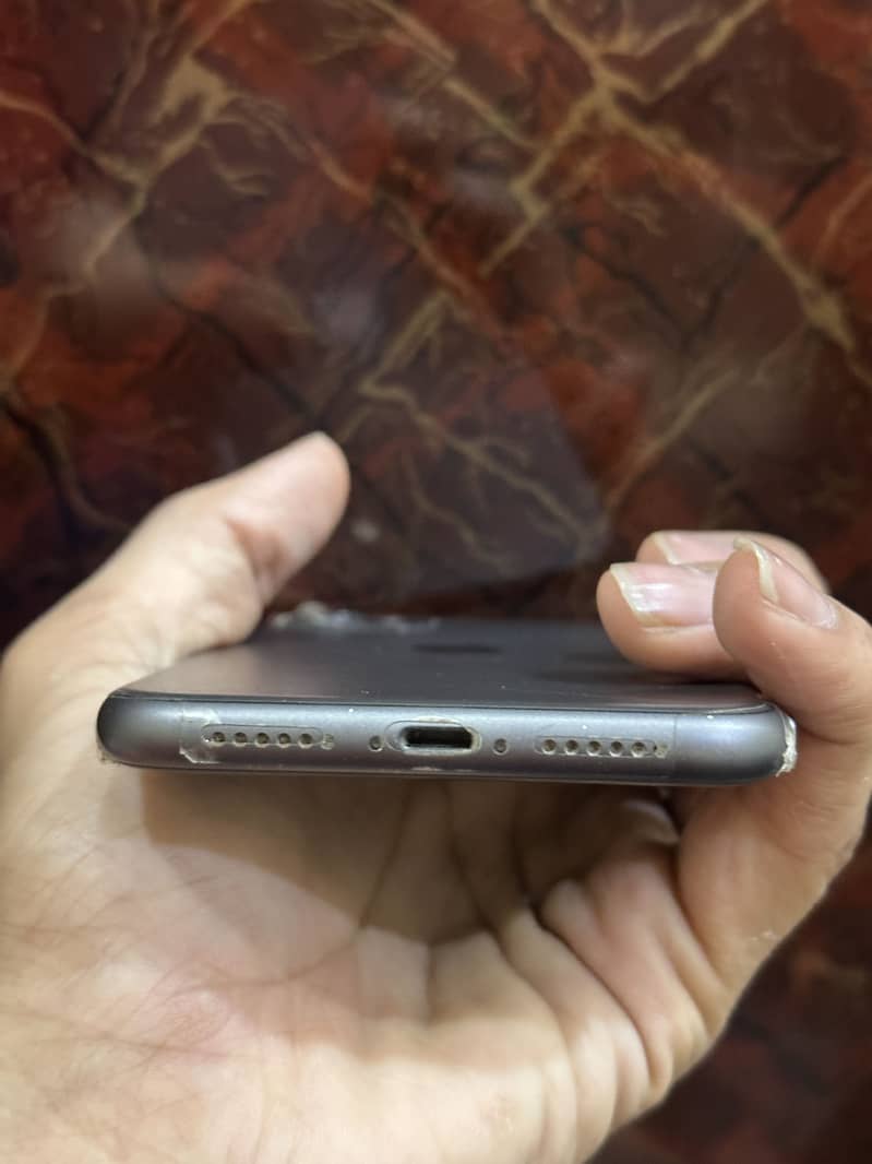 iPhone 11 2