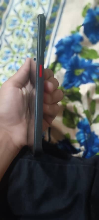 Nubia v80 pro