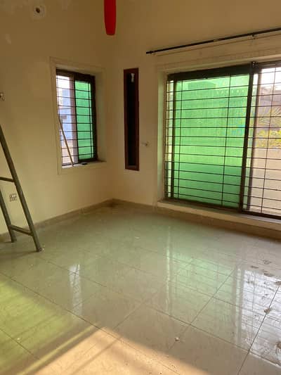 10 Marla very HOT LOCATION LOWER PORTION IS AVAILABLE FOR RENT IN PUNJAB HOUSING SOCIETY PHASE 2 NEAR WAPDA TOWN PHASE 1.