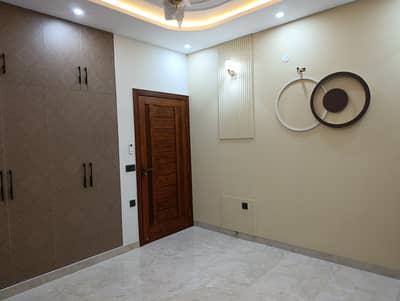 10 Marla House Brand New 1st Entry  on Rent
