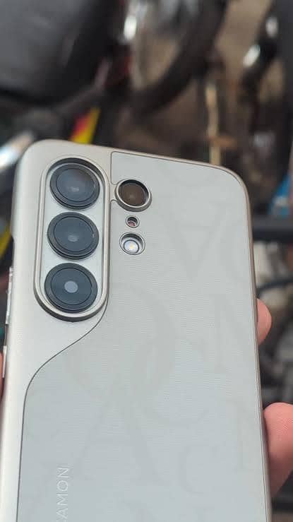 Techno camon 50 pro 0