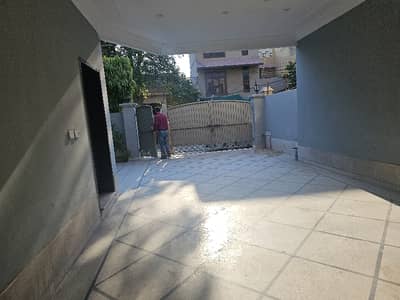 Solid House In G1 Prime Location