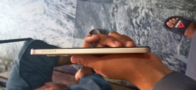 dabba charger Sath hai 10 by 10 hai bilkul new hai