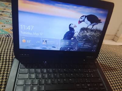 Dell Latitude E7250 corei5  8GB 238GB SSD