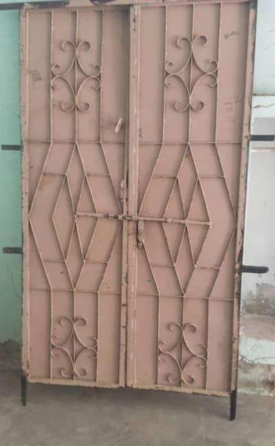 6FOOT IRON DOOR