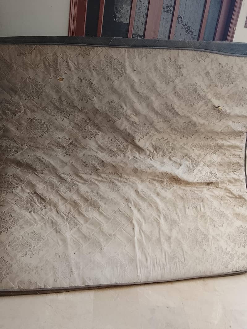 mattress 0