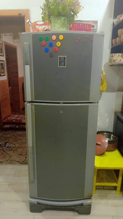 Dawlance 2 door fridge for sale . . all ok