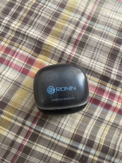 Airpods ronin R7015