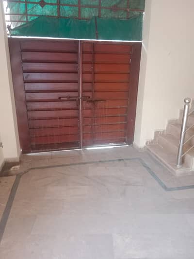 Allama Iqbal Town 3 Marla Lower Portion For Rent