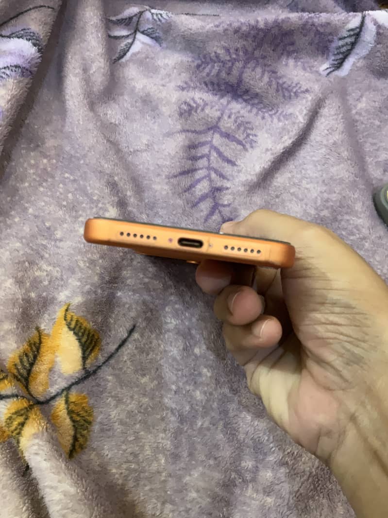 Apple iPhone 17 Pro Max 4