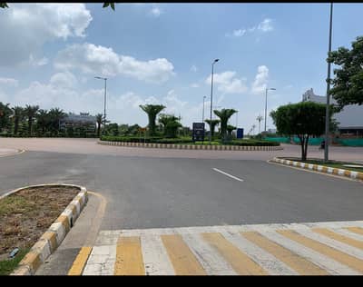 A Spacious 1038 Square Feet Residential Corner Plot In   Dream Gardens  - Block A