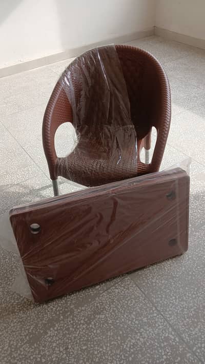 Chair | Table