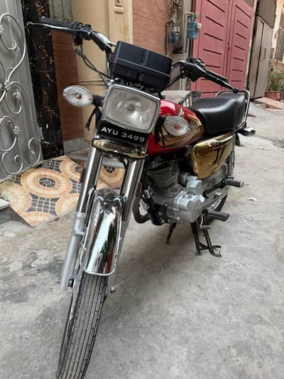 Gold edition CG 125