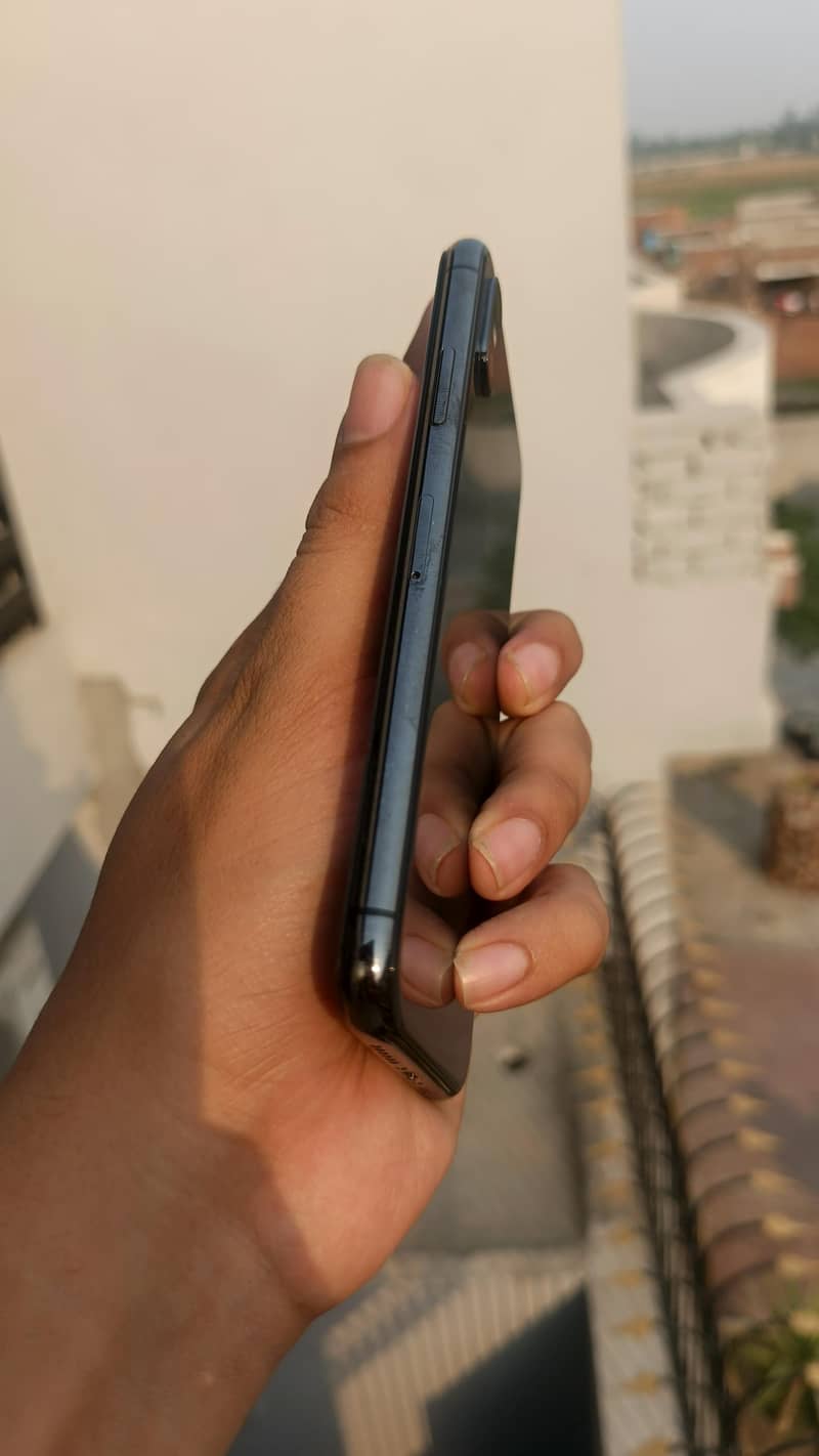 IPhone xs 4