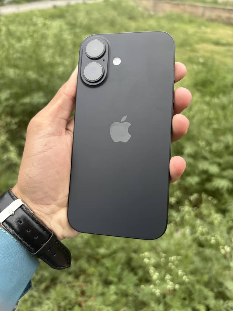 iPhone 16 0