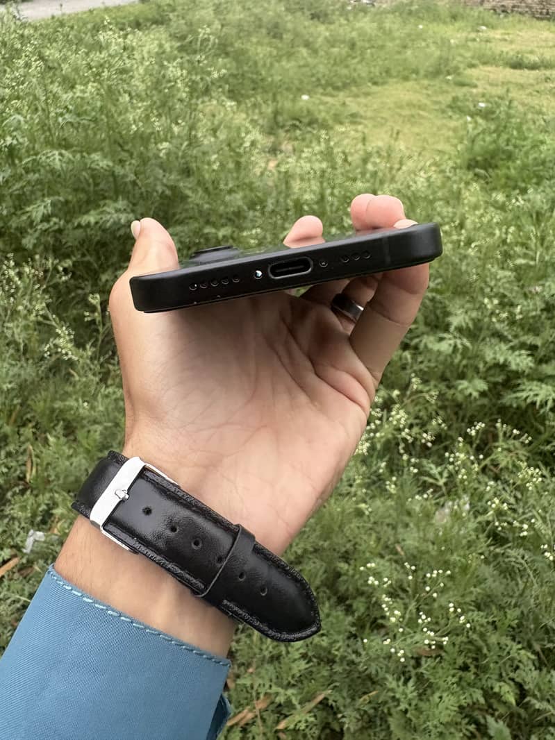 iPhone 16 1