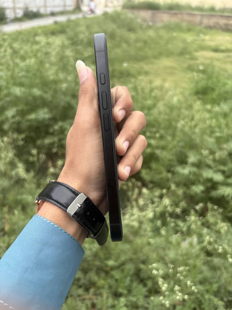 iPhone 16 2