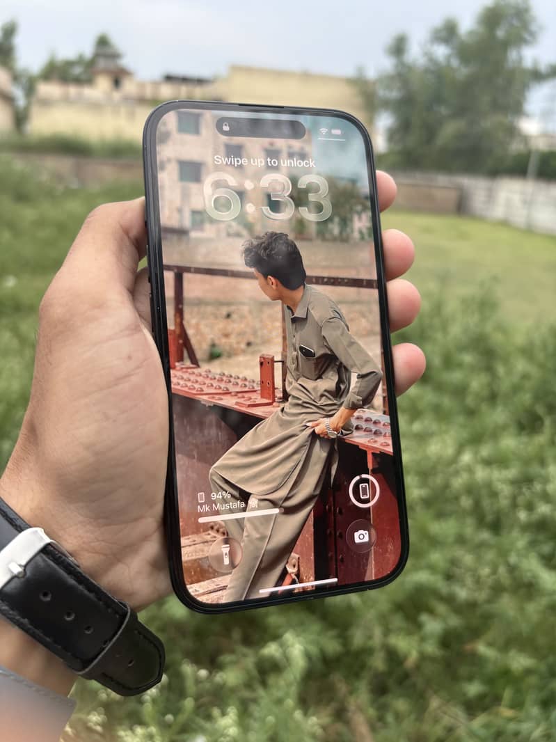 iPhone 16 6