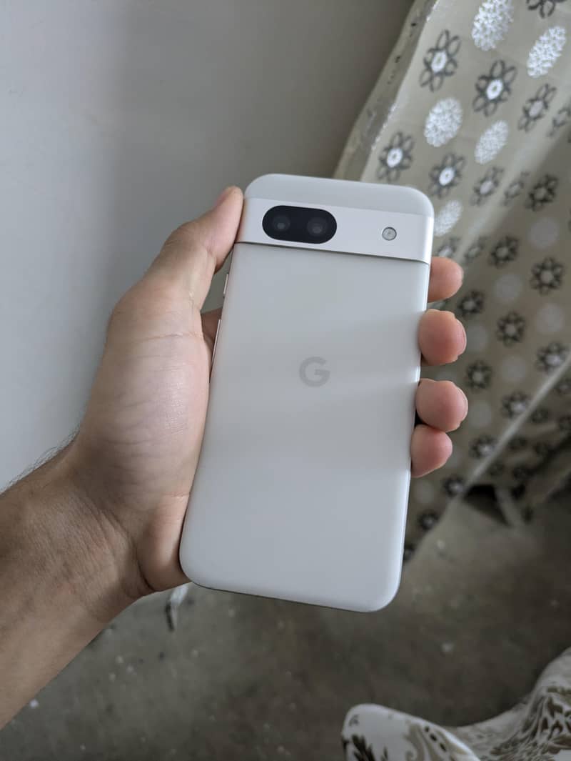Google Pixel 8a 1