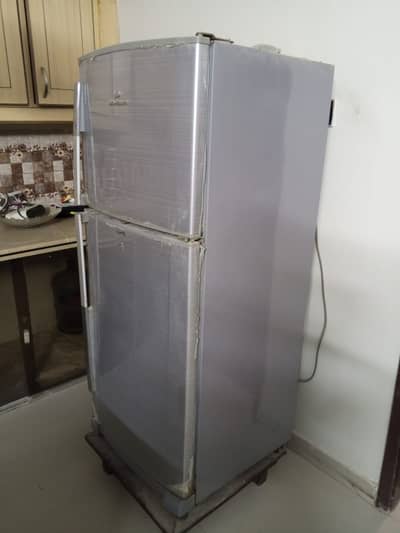 REFRIGRATOR FOR SALE