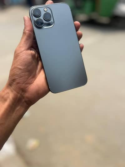 Apple iphone 13pro max 85% battery