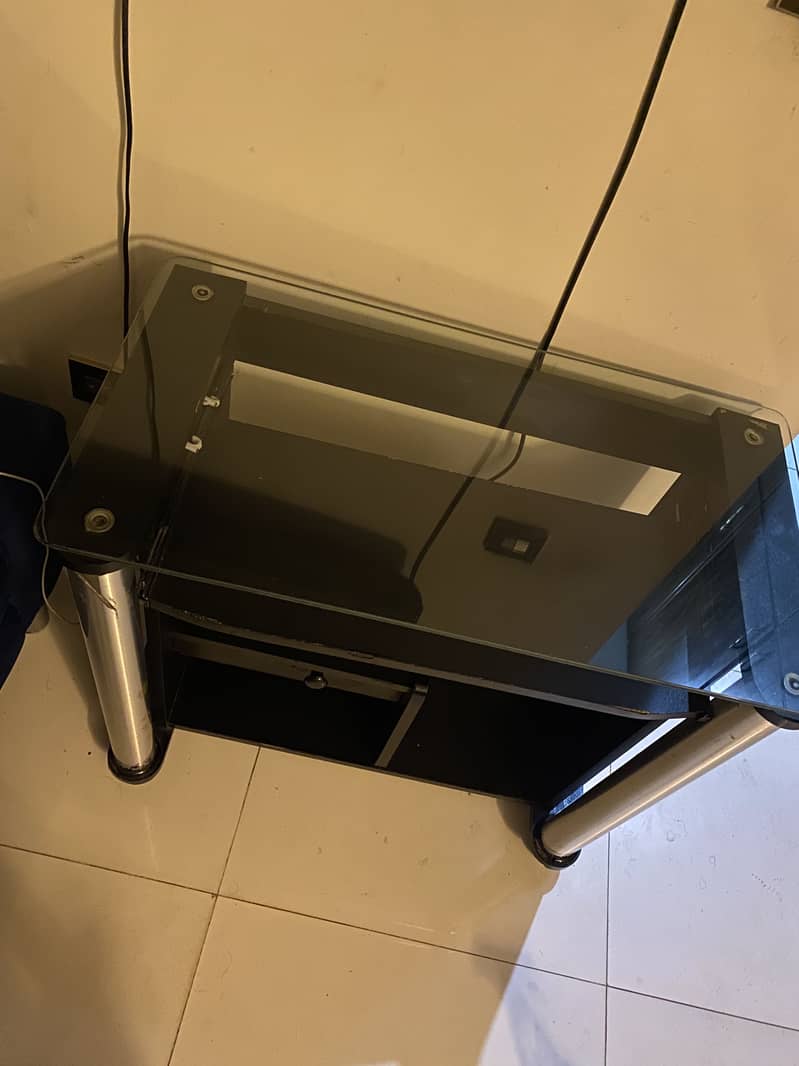 Computer table 0
