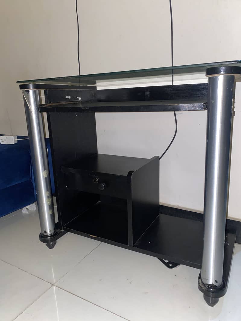 Computer table 1