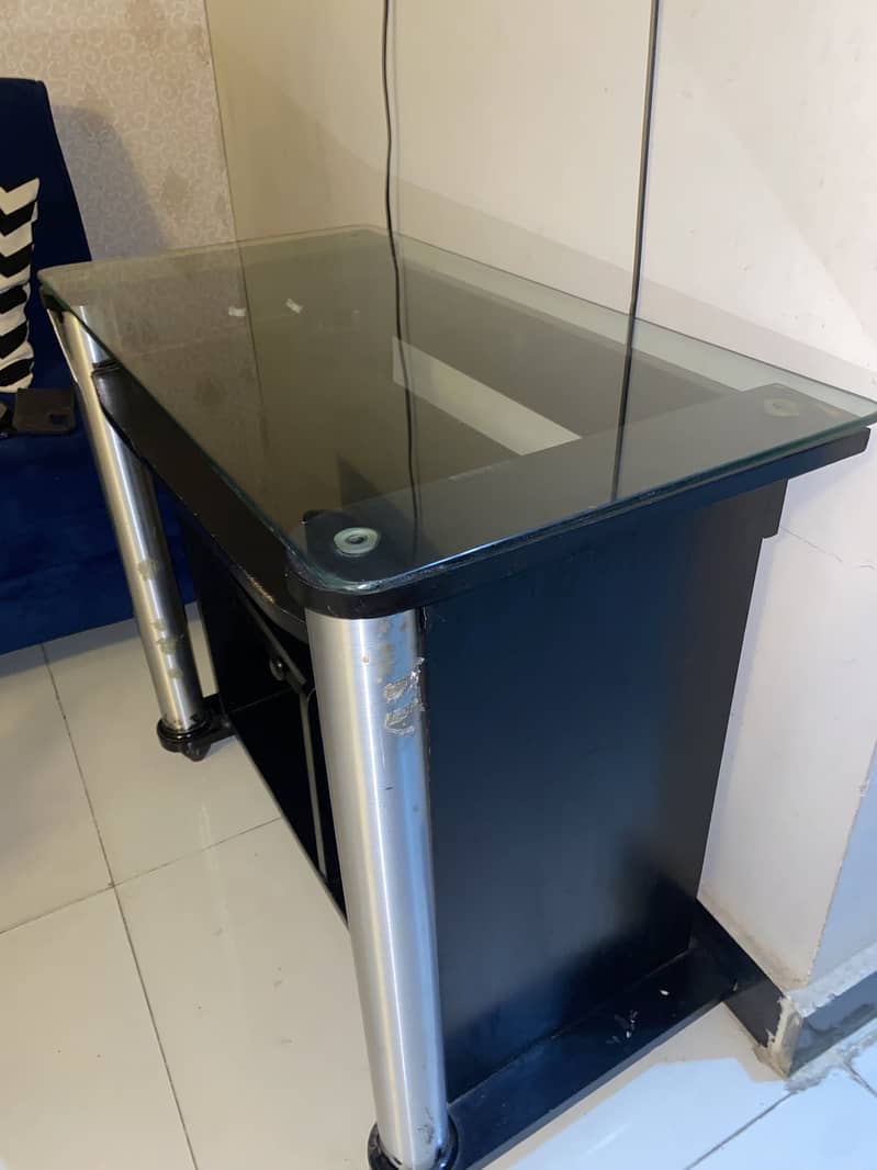 Computer table 4