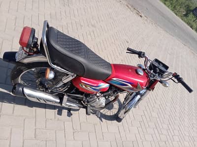 Honda 125. contact Nomber 03224317953