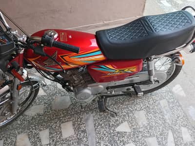 Honda 125 59 km drive only  going abroad