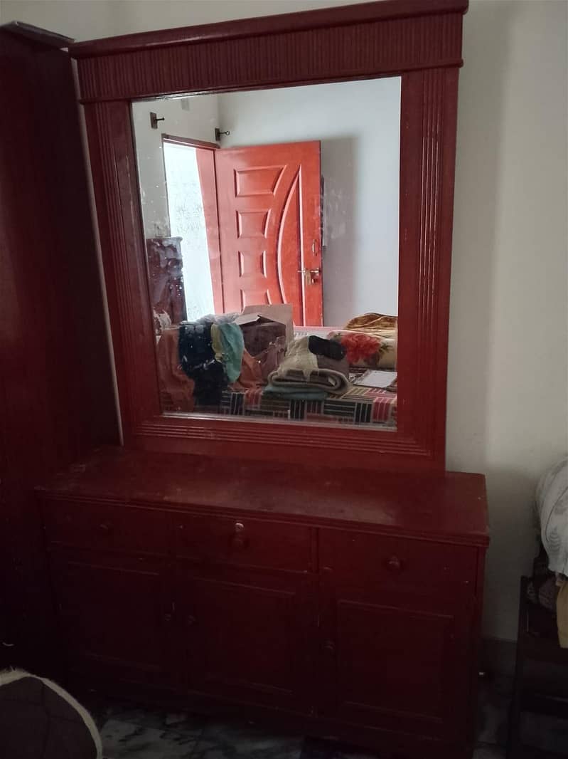 Used Dressing Table 0