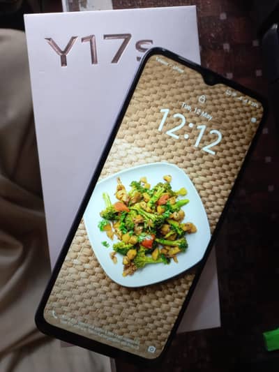 vivo y17s mobile for sale 4+4 Ram 128 Storage (read ad)