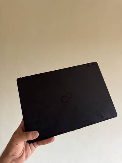 FUJiTSU Laptop Core i5 7th generation