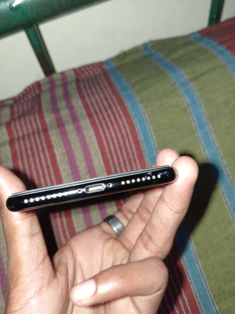 Apple iPhone 7 Plus 0