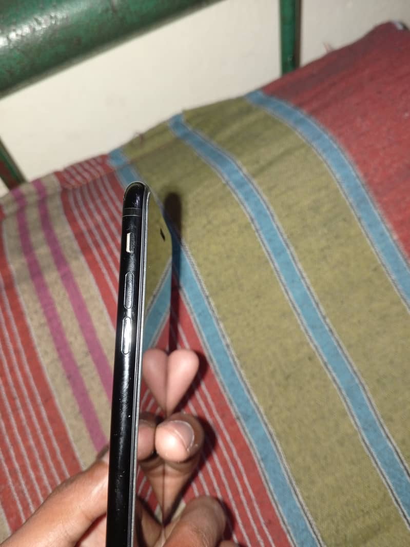 Apple iPhone 7 Plus 1