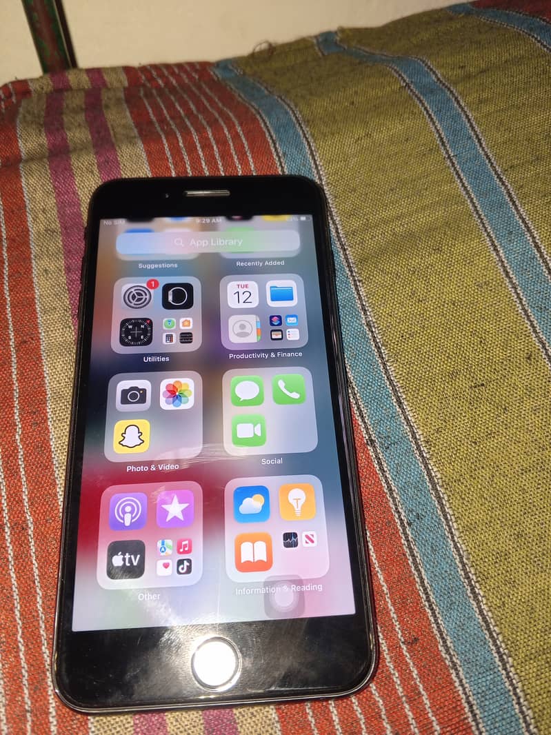 Apple iPhone 7 Plus 6