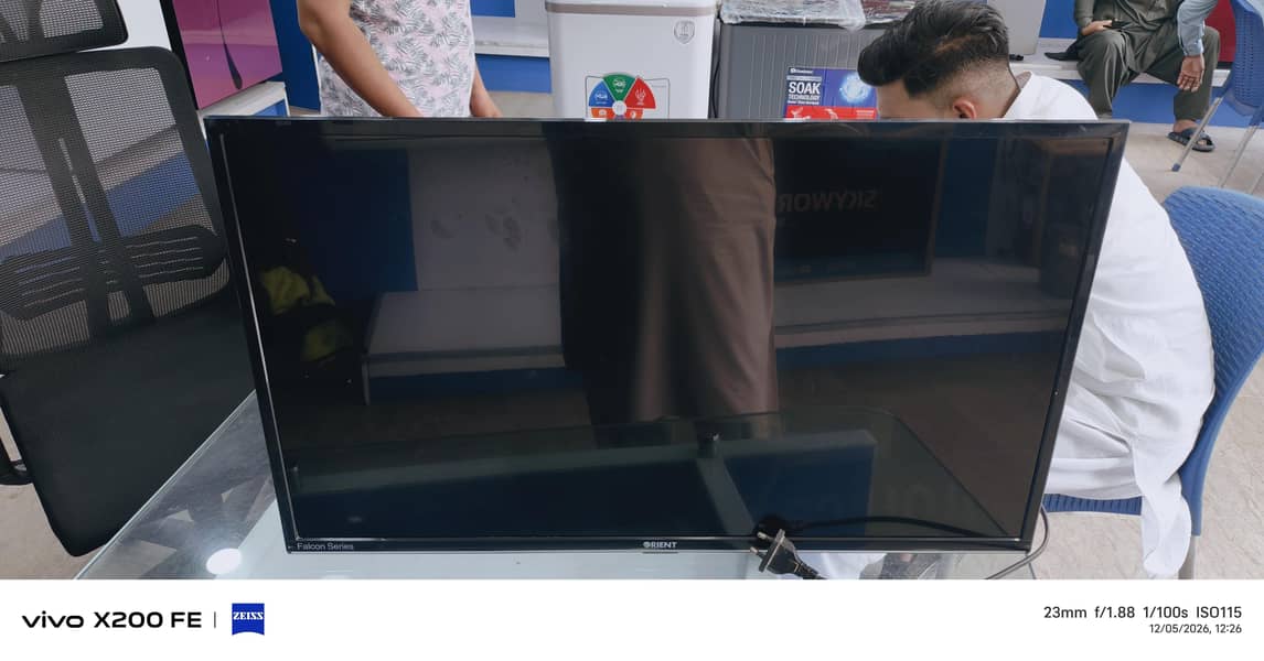 32" orient led simple 2